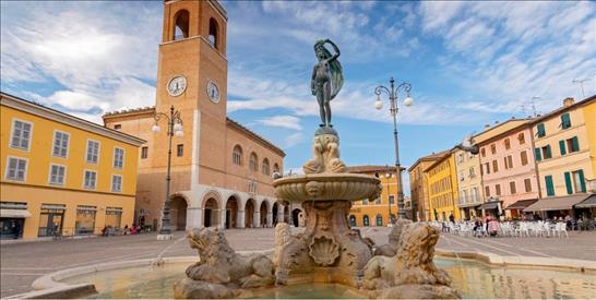 Pesaro è la Capitale della Cultura 2024 Lo ha annunciato il ministro della Cultura, Dario Franceschini, nel corso della cerimonia di proclamazione al ministero.