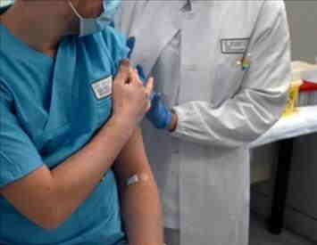 Al via anche le vaccinazioni dei medici professionisti