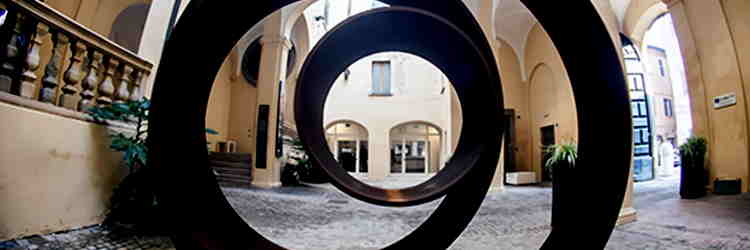 Eliseo Mattiacci, L’occhio del cielo n. 2, acciaio corten, 2005, Pesaro