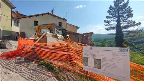 Pieve Torina, demolita la prima abitazione: via al piano di interventi dell’USR