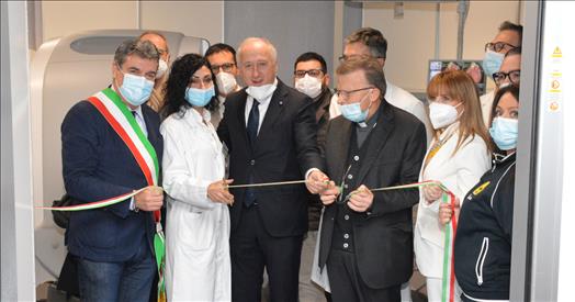 Ospedale Santa Croce di Fano, inaugurata la nuova Tac in presenza del vicepresidente Saltamartini  
