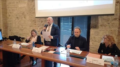  Ad Ascoli presentato dall’assessore regionale al Commercio Andrea Maria Antonini il bando per le “Misure e strategie per lo sviluppo e l’innovazione dei Centri commerciali naturali delle Marche”
