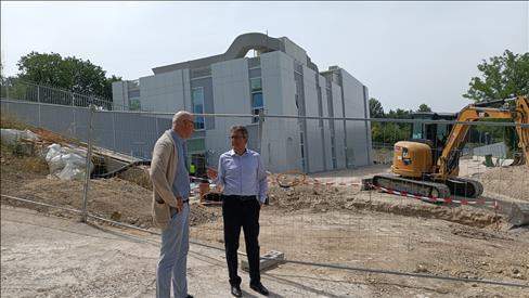L'assessore all'edilizia ospedaliera Francesco Baldelli ha effettuato un sopralluogo al cantiere per la realizzazione del nuovo Ospedale Salesi, presidio di alta specializzazione pediatrica.